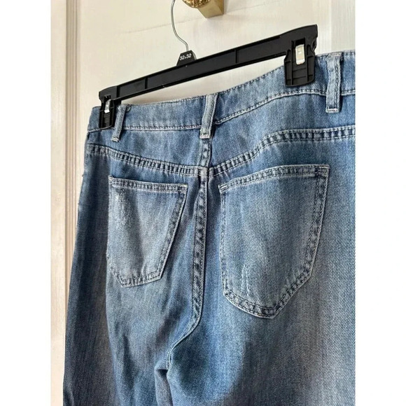 Forever21 Women’s size 26 ripped Jeans - Picture 8 of 8